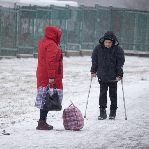 Im Grenzgebiet Ukraine Polen bringen sich Menschen vor dem Krieg in Sicherheit.